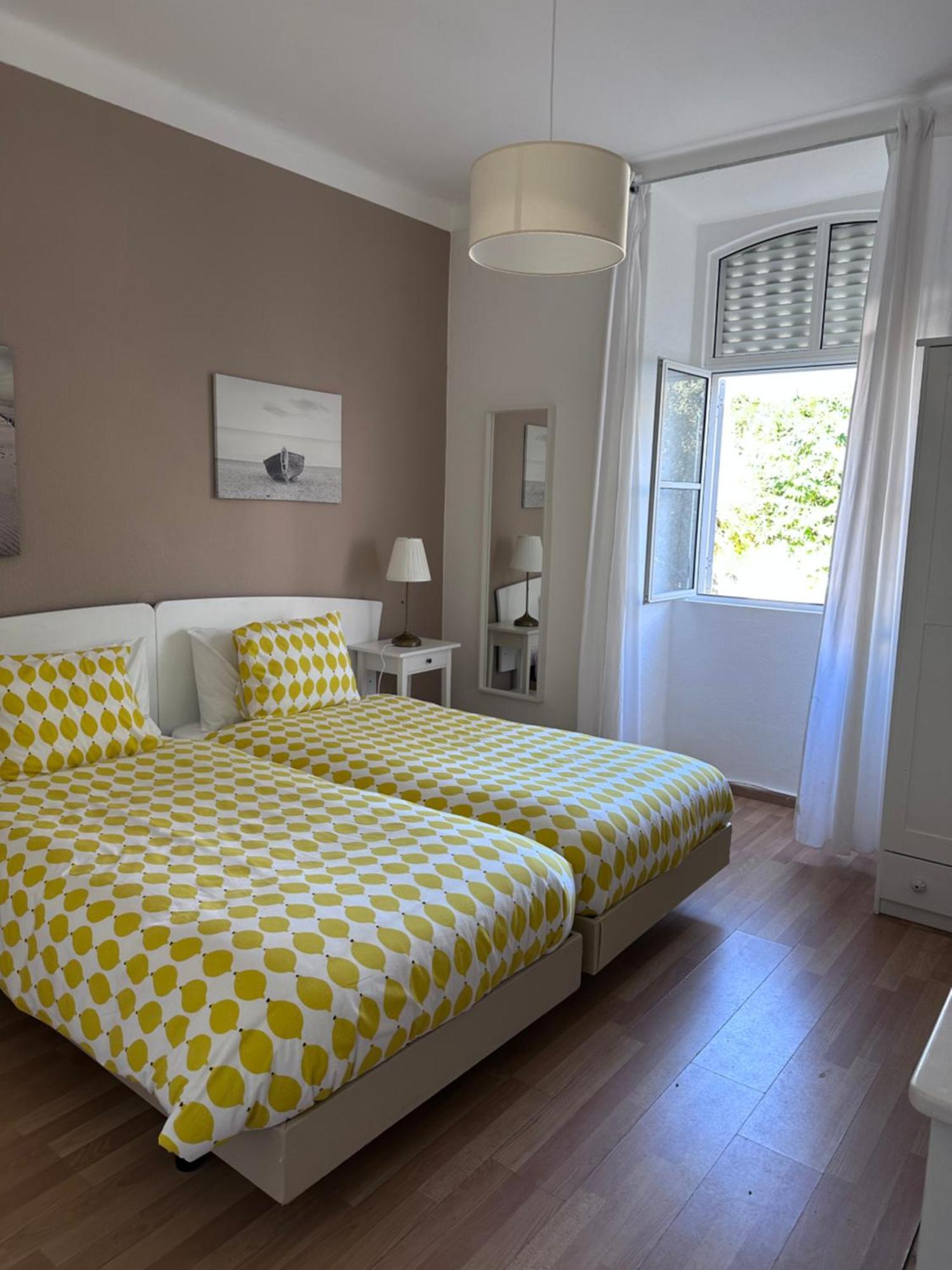 Quarto Twin com Casa de Banho Privativa