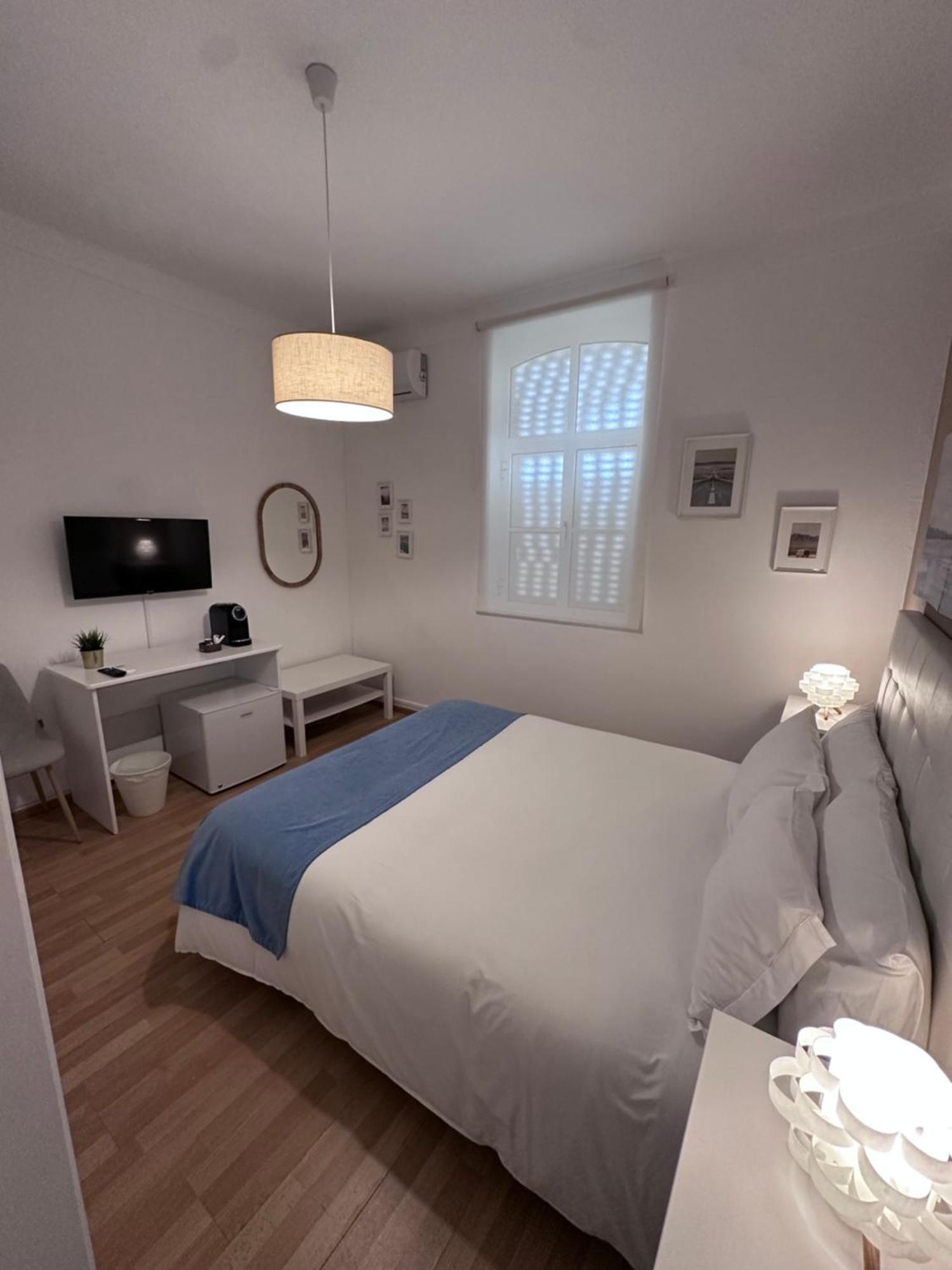 Quarto Duplo com Casa de Banho Privativa