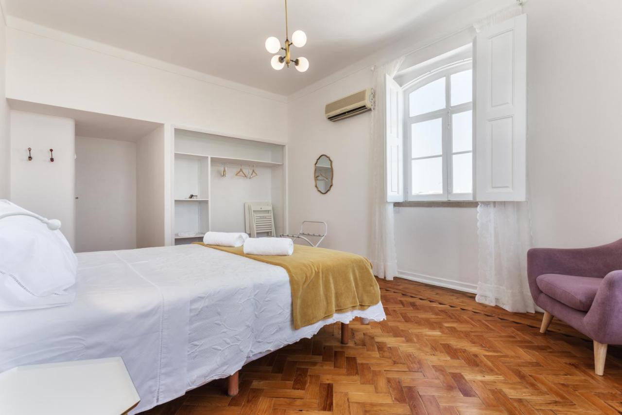 Double or Twin Room River View External Private Bathroom