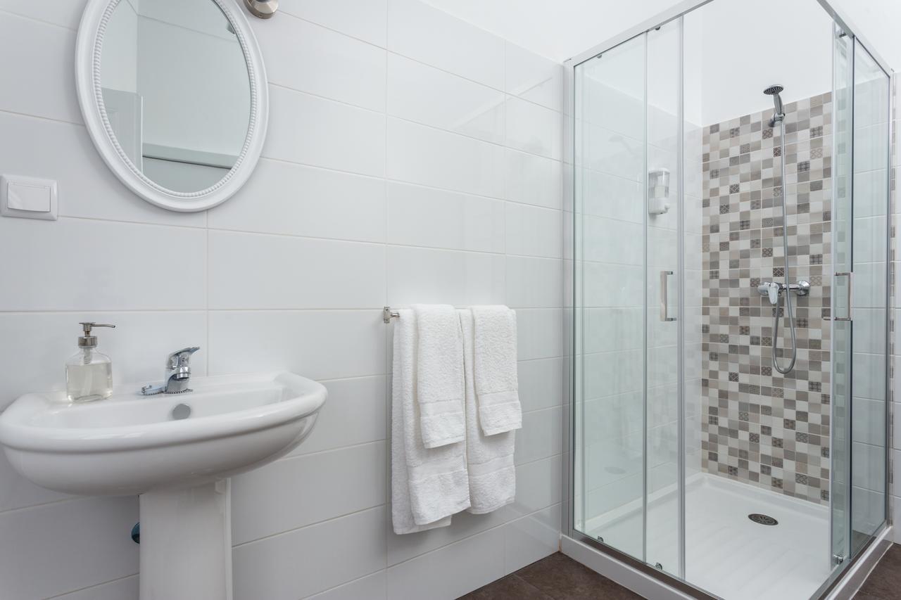 Double or Twin Room Private Bathroom
